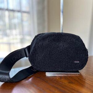 Lolë Sherpa Crossbody Belt Bag